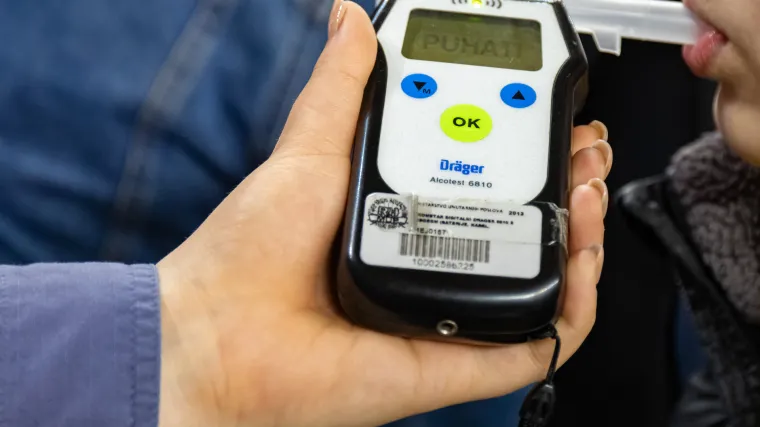 S 2.44 promila alkohola u krvi vozio Novom Gradi&scaron;kom, udario u stup i pobjegao. Ubrzo priveden