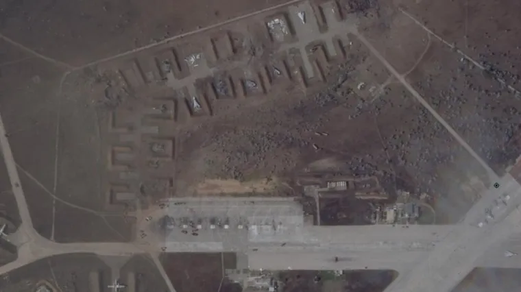 FOTO/VIDEO U razornoj eksploziji na Krimu uni&scaron;tena gomila ruskih aviona. Objavljene satelitske snimke