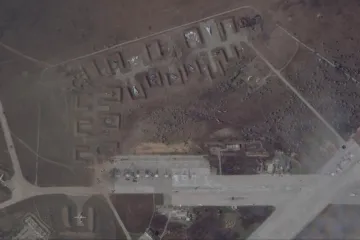 FOTO/VIDEO U razornoj eksploziji na Krimu uništena gomila ruskih aviona. Objavljene satelitske snimke