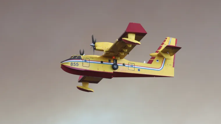 Ostali smo bez još jednog kanadera! Gasio je požar kod Dubrovnika i naletio na pticu, prizemljen je