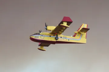 Ostali smo bez još jednog kanadera! Gasio je požar kod Dubrovnika i naletio na pticu, prizemljen je