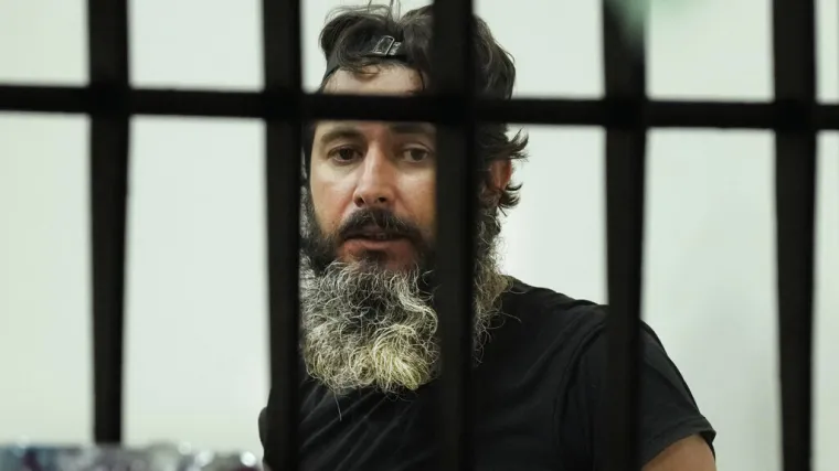 Prijetio da će se politi benzinom da bi do&scaron;ao do svoje u&scaron;teđevine pa postao heroj: 'Očajni ljudi čine očajne stvari'