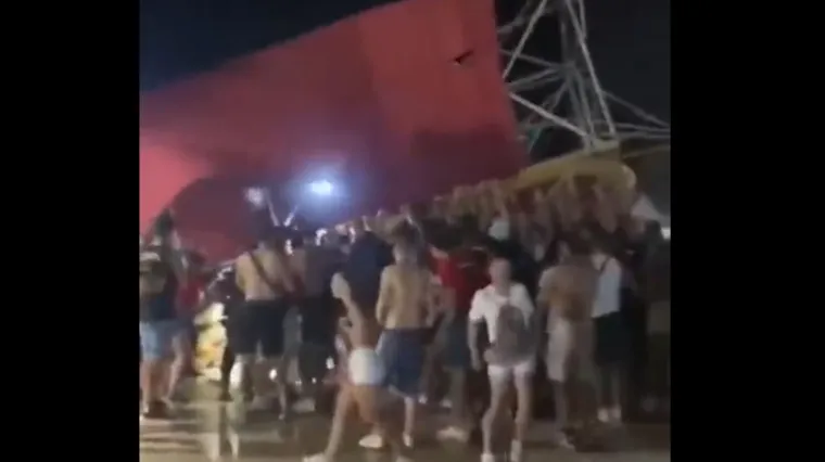 VIDEO Tragedija na festivalu! Vjetar sru&scaron;io pozornicu, jedna osoba poginula, deseci ozlijeđeni. 'U &scaron;oku smo'