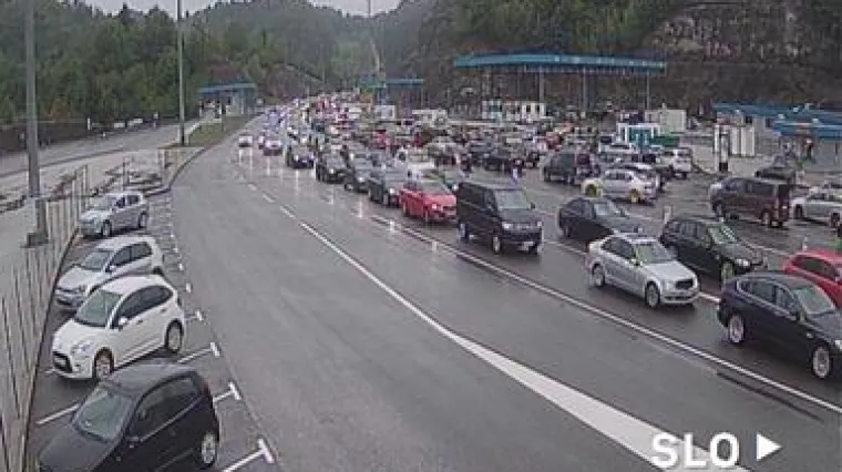 Prometna nesreća na autocesti A1: Stvaraju se kolone od ranog jutra u smjeru mora, kolnici su mokri i skliski!