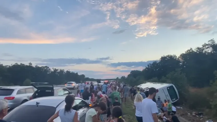 VIDEO Autobus pun djece iz Srbije prevrnuo se u Bugarskoj. Ima ozlijeđenih