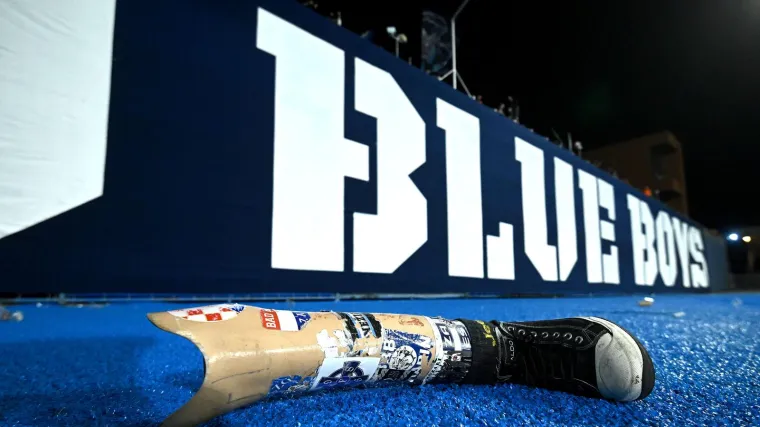 Javio se navijač koji je u teren bacio svoju protezu: 'Bacio sam je Petkoviću da bolje igra'