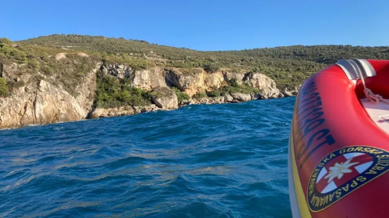 Na Visu se utopio 16-godi&scaron;njak: 'Mladić je zaronio na dah i vi&scaron;e nije izronio'