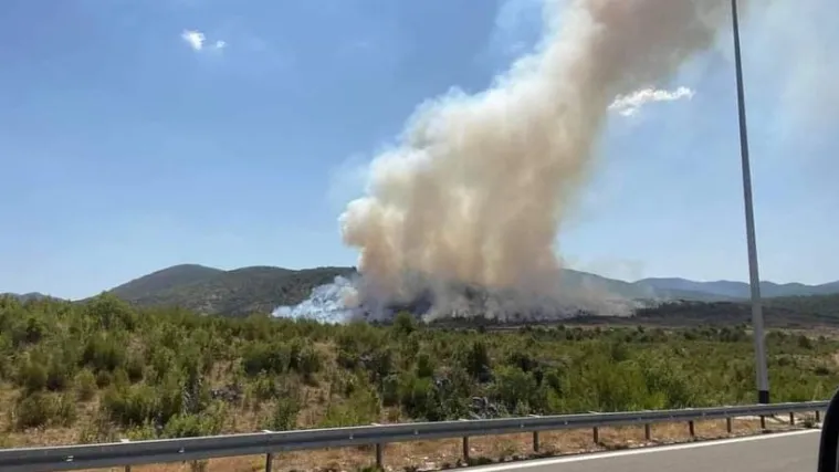 Pod nadzorom požar na području Vrpolja, pritvoren 36-godišnji muškarac