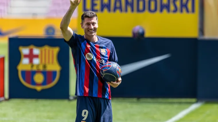 Lewandowski se stao slikati s navijačima pa mu ukraden sat ogromne vrijednosti