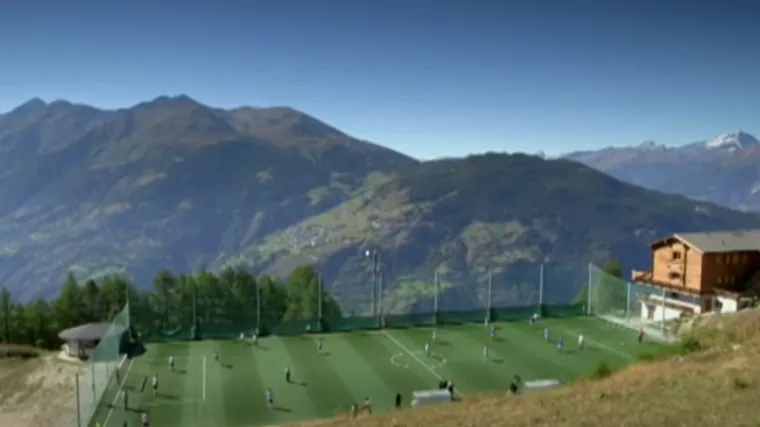 Najviše nogometno igralište u Europi: Putuje se žičarom, a gledanost je veća nego u nekim utakmicama HNL-a