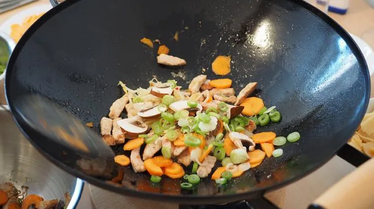 Jednostavna jela iz wok tave gotova za manje od 20 minuta
