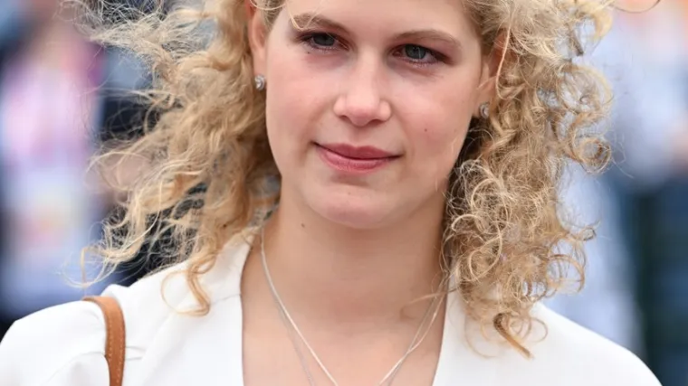 Unuka kraljice Elizabete napunila 18, ali nije dobila bogatstvo na pladnju: Svi u nevjerici gledaju gdje radi i za koju plaću