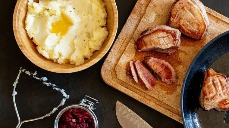 Koja glavna jela se najbolje slažu uz pire krumpir?