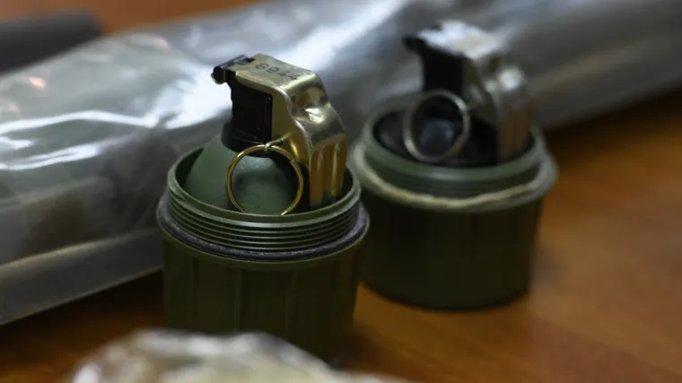 Na terasu ugostiteljskog objekta do&scaron;ao s dvije ručne bombe i pijan galamio