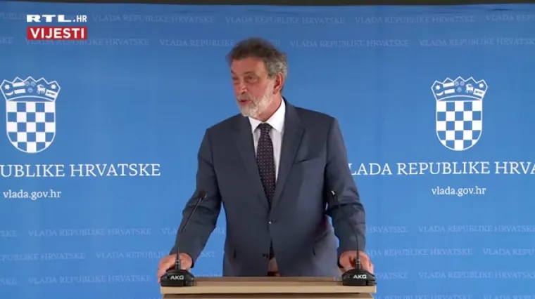 Ministar Radovan Fuchs opovrgnuo planove za online model nastave