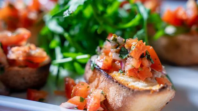 Kako pripremiti bruskete s inćunima?