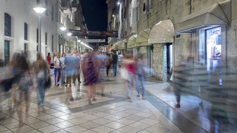 Unatoč velikom broju turista, splitska policija bilježi manje kr&scaron;enja javnog reda i mira i nasilja