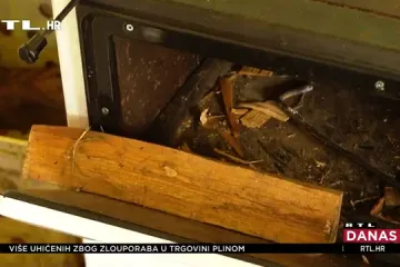 Ispovijest starice iz Gline: 'Jedem kruh s pekmezom i sjedim u mraku'. Ovu zimu neće si moći priuštiti drva...