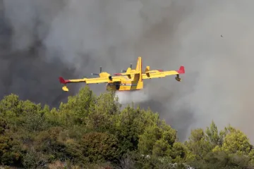 Izbio požar kod Privlake. Na terenu tri aviona i vatrogasci