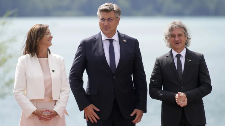 Zelenski: 'Laž je da su cijene plina narasle zbog rata!' Plenković mu poručio da je Hrvatska uz njih