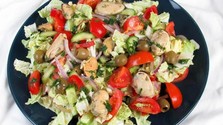 Salata od plodova mora s krumpirom kao predjelo