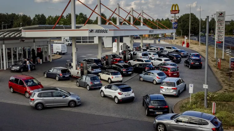 Preko noći drastično poskupjelo gorivo u Njemačkoj, ljudi ogorčeni: 'Nema opravdanja za ovo'