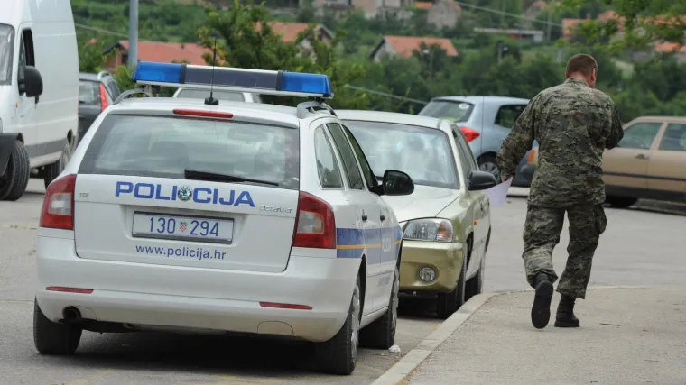Podignuta optužnica zbog ratnog zločina u Kninu: Zarobljene tukli pu&scaron;kom po ranama i tjerali ih da piju vruću vodu
