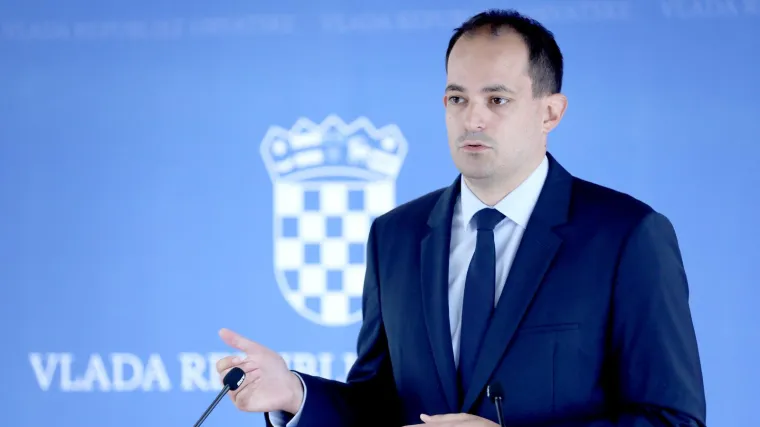 Osuđenog pedofila za kaznu poslali da radi s djecom! Malenica poručio: 'To je neshvatljivo i neprihvatljivo!'