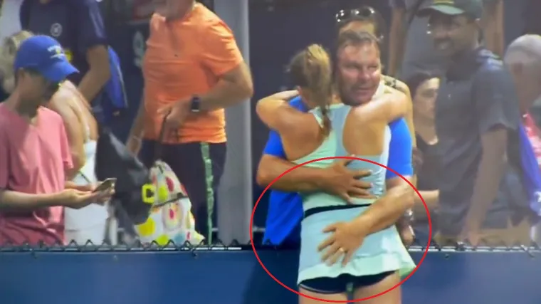 Mlada tenisačica objasnila ljubljenje s ocem u usta i dodirivanje njezine stražnjice: 'Veselili smo se, bilo je spontano. U Če&scaron;koj je to normalno, ali ovo je Amerika'