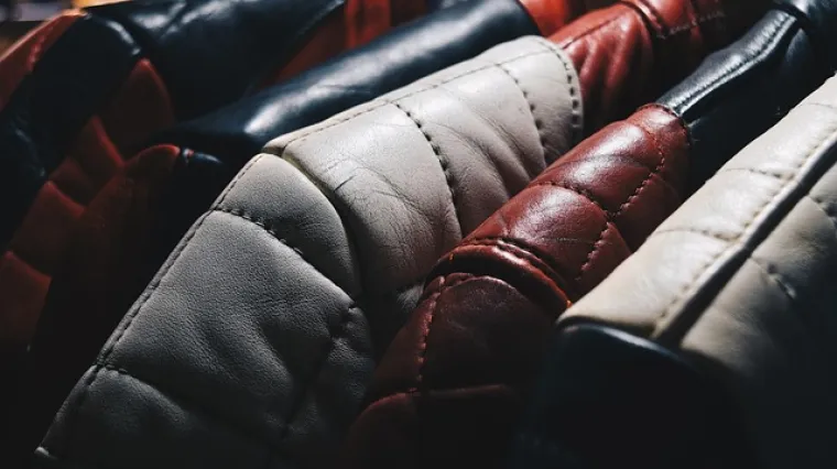 Kako najlak&scaron;e omek&scaron;ati kožnu jaknu?