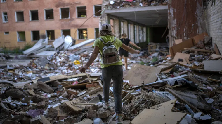 U ruskim napadima ubijeno više djece u Ukrajini. Dio djece ozlijeđeno zbog nemara na izložbi oružja