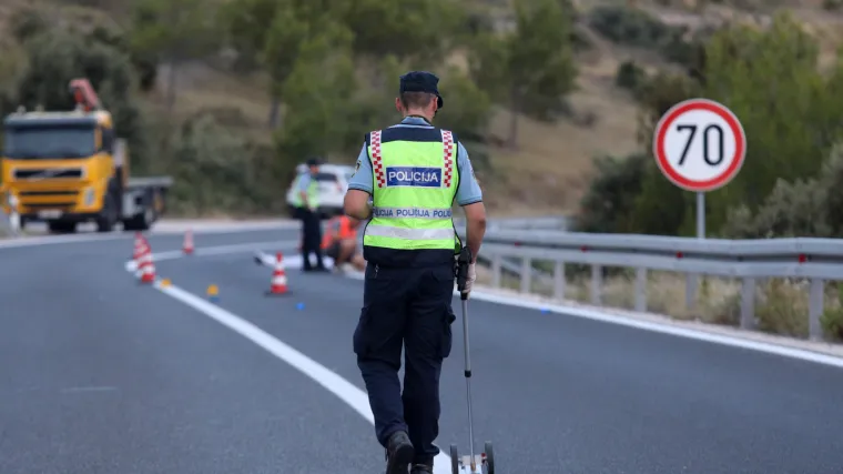 U te&scaron;koj prometnoj nesreći u Istri poginuo motociklist. Sudario se s automobilom