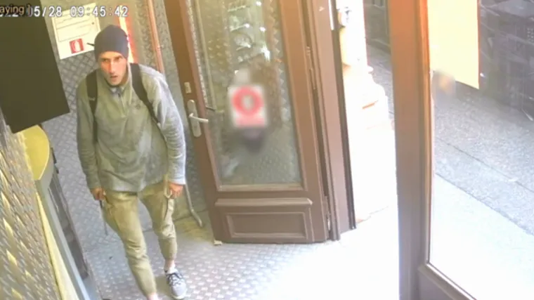 FOTO Policija traži ovog mu&scaron;karca zbog pljačke: 'Ako ste ga vidjeli nazovite 192'