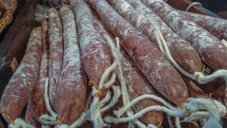 Zelena plijesan na kobasicama: Je li zelena plijesan na kobasicama opasna?