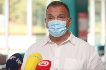 Beroš pozvao građane na docjepljivanje: 'Za nas. Za naše djedove i bake, majke i očeve'