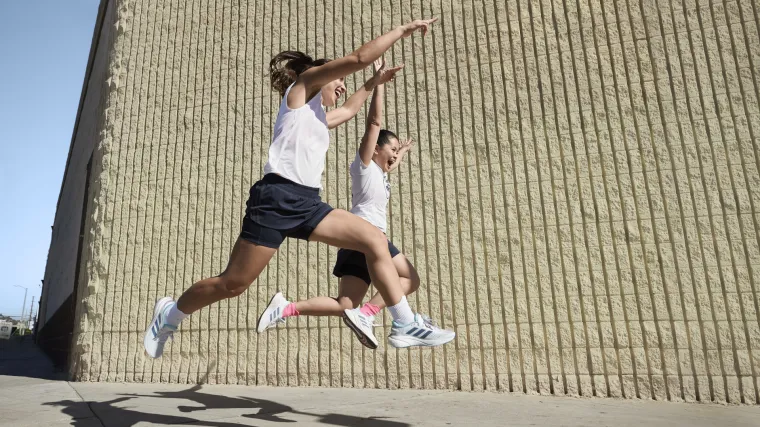 Hodaj kao po oblacima uz nove adidas Supernova 2 tenisice!