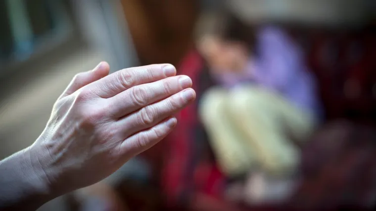 Tjerao suprugu u sedmom mjesecu trudnoće na prostituciju: 'Ubit ću te i raskomadati! Iz utrobe ću ti izvaditi dijete'