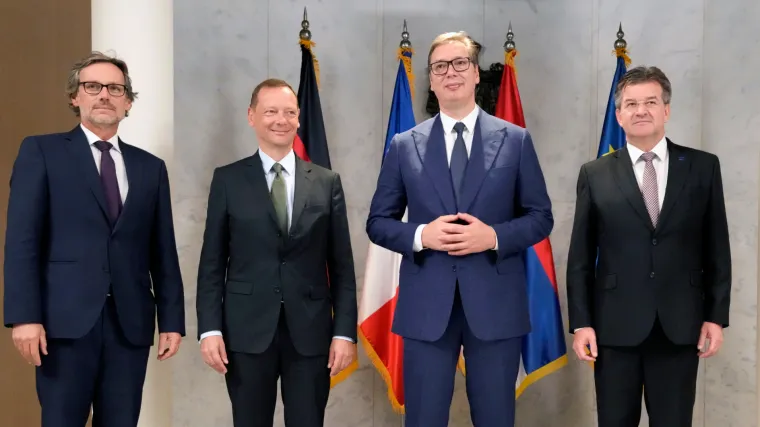 Vučić predstavnicima EU: 'Nikakvog priznanja Kosova neće biti'; Na Instagramu jo&scaron; poručio: 'Živjela Srbija!'