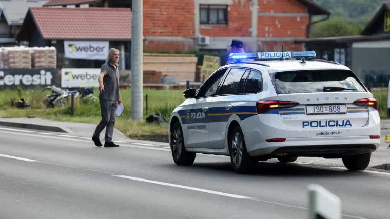 Te&scaron;ka nesreća u Slavonskom Brodu: Pje&scaron;akinja preminula nakon &scaron;to je na nju naletio automobil