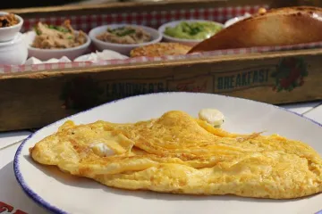Kako pripremiti niskokalorični omlet sa slaninom u svega nekoliko minuta?