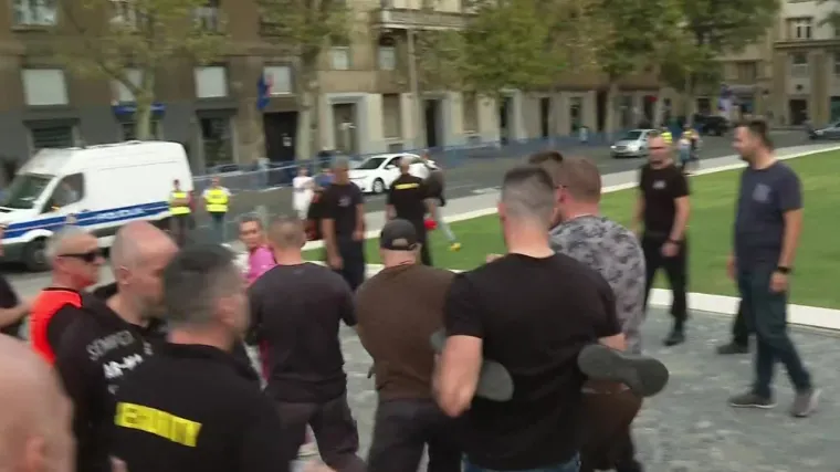 Organizatori prosvjeda ograđuju se od maloljetnika i poručuju: 'Premijer poku&scaron;ava sad napraviti žrtvu od sebe'