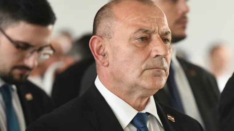 Medved poručio: 'Oporba bježi od odgovornosti za događaje na prosvjedu. Danima su hu&scaron;kali javnost'