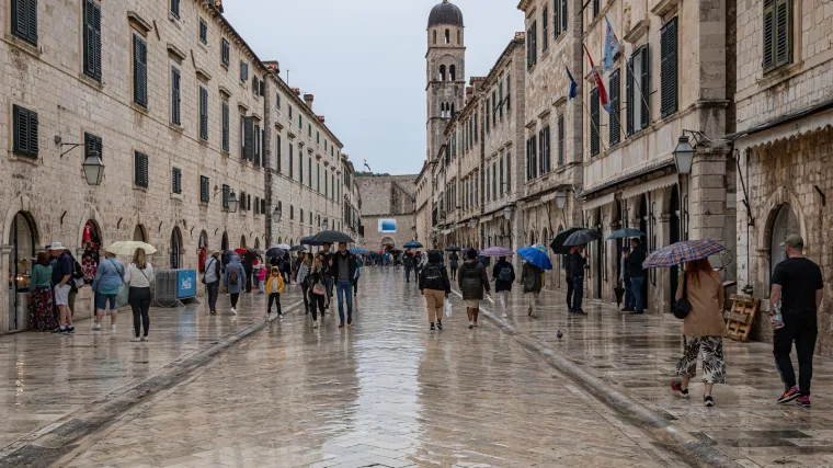 Danas južina i vrućina uz osjećaj težine u zraku. Za četvrtak pripremite ki&scaron;obrane jer stiže promjena vremena