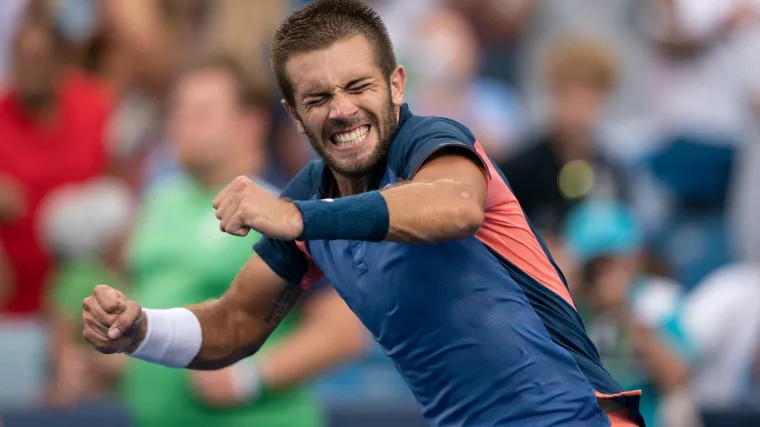 Tračak nade za Hrvatsku u Davis Cupu! Borna Ćorić uz dosta muke svladao &Scaron;veđana i izjednačio u ukupnom rezultatu