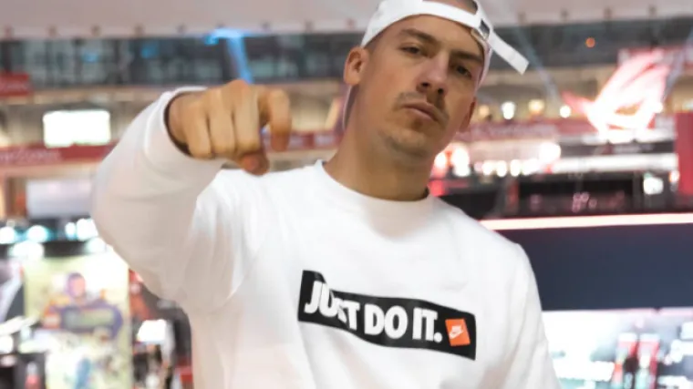 Tko je zapravo Baka Prase? Mrzi ga pola Balkana, krivili su ga za ubojstvo, SKOJ ga želi zabraniti, a on i dalje masno zarađuje