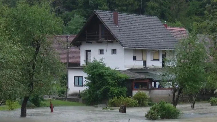 Ki&scaron;om osnažena Kupa prijeti ovih dana vi&scaron;e nego ikada, kuće pune vode: 'Isu&scaron;ivači će doći sljedeći tjedan'