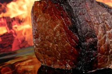 Teletina ispod peke sa povrćem odlično glavno jelo