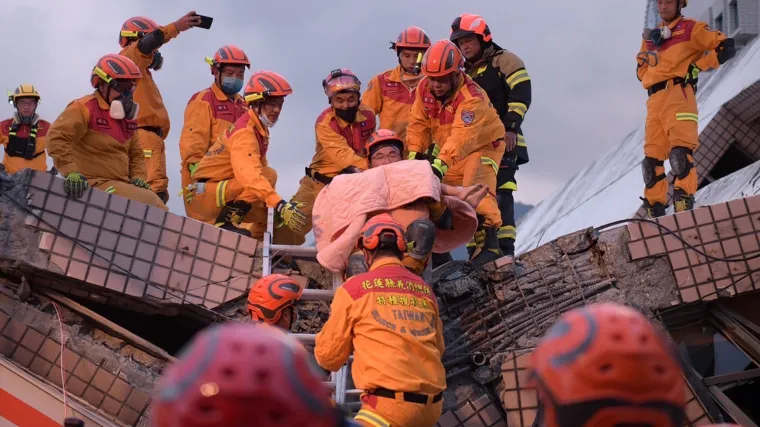 FOTO Novi detalji snažnog potresa u Tajvanu: Jedna osoba poginula,ima zarobljenih