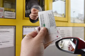 Vozač prevaren na naplatnim kućicama. 'Tamo se motao neki čovjek, dao mi karticu, a onda šok'