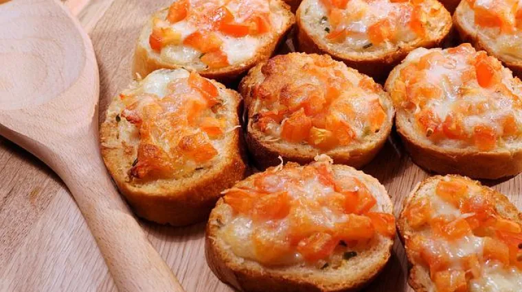 Hladni brusketi idealno, ukusno i jednostavno predjelo